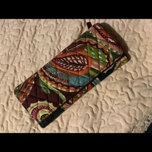 Vera Bradley large trifold wallet heirloom paisley